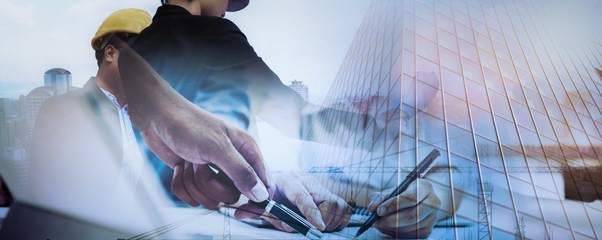 General contractor and architect with a building